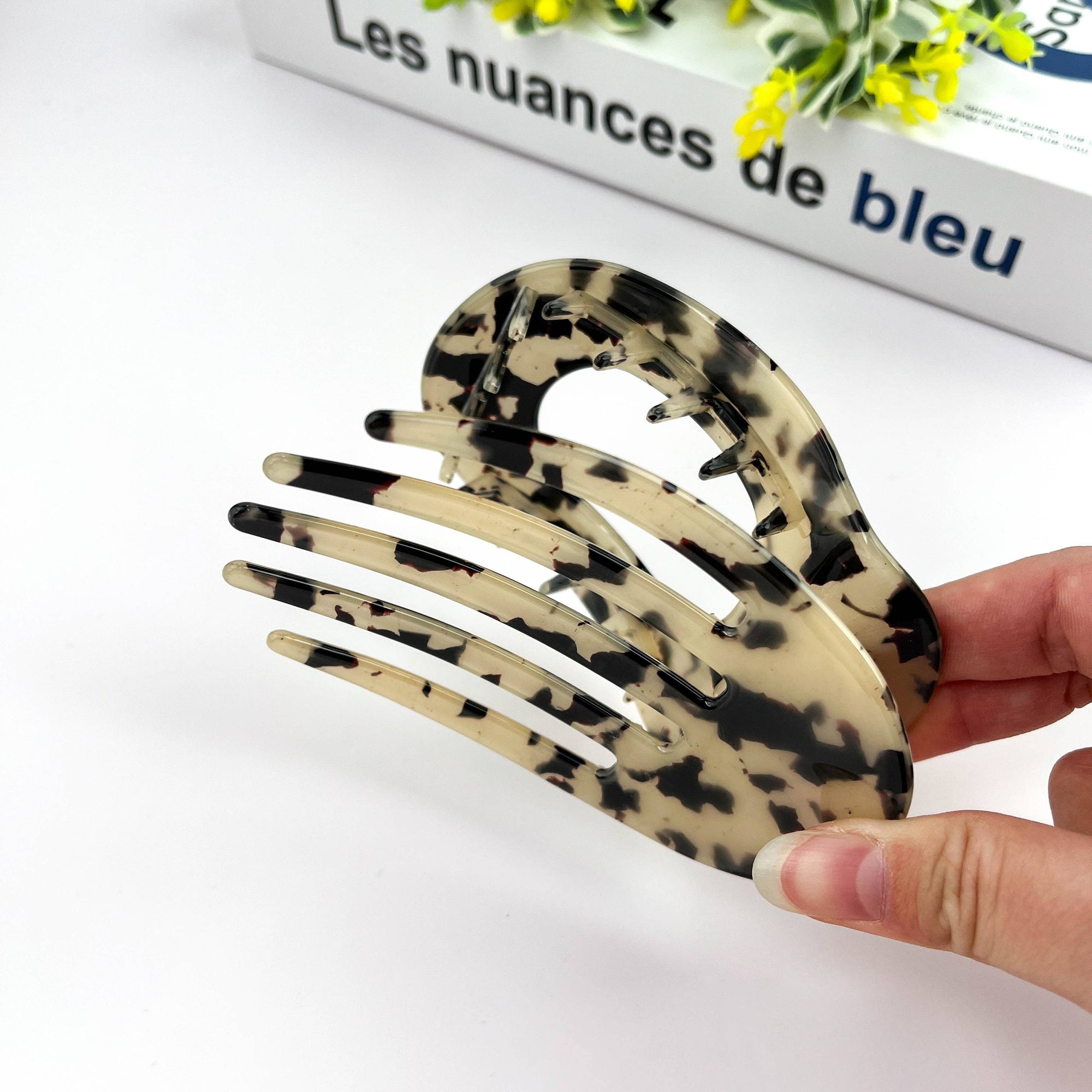 Flat Round Hair Claw Clip