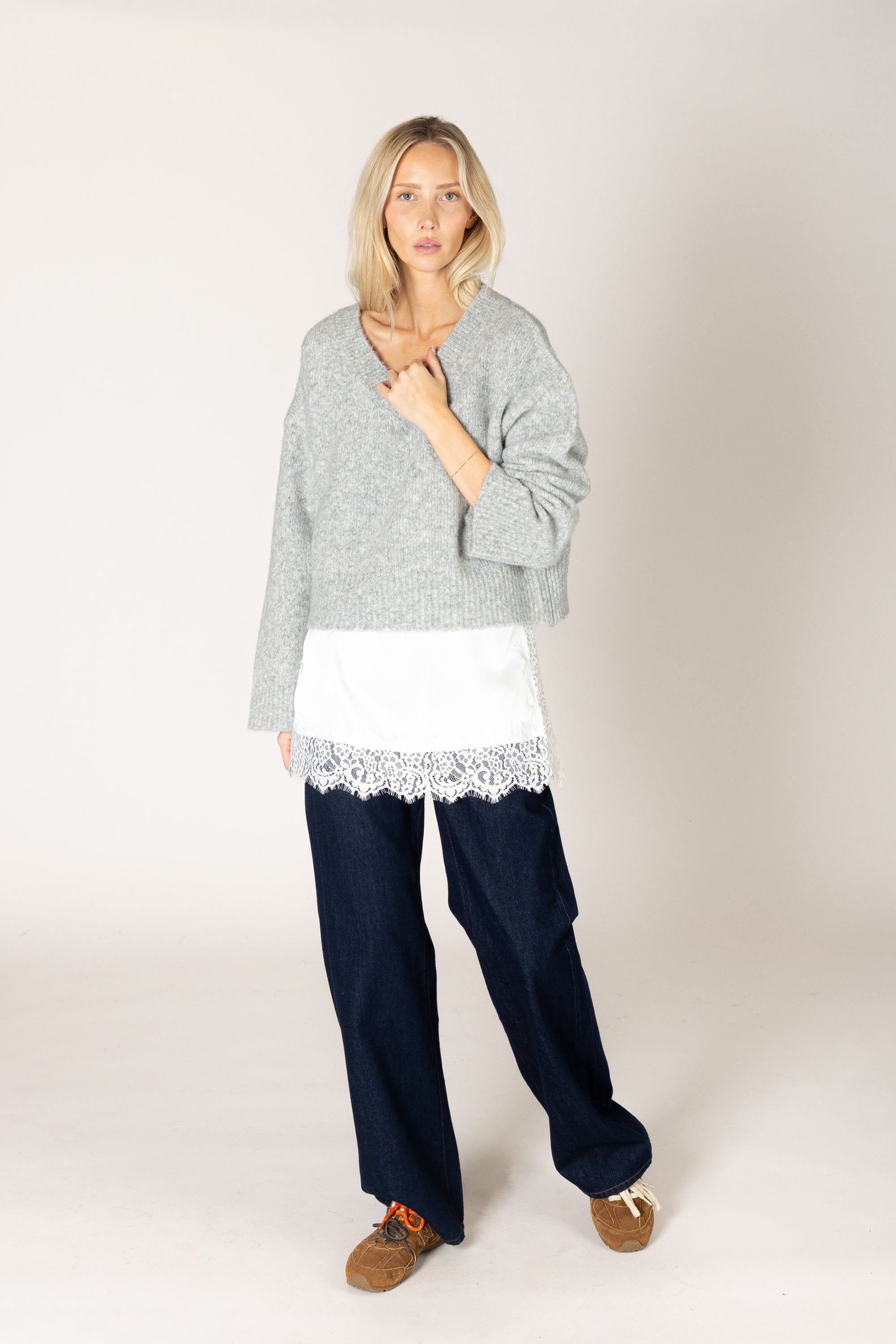 LUXE V SWEATER