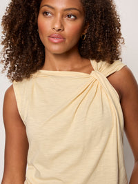 SO TWISTED MUSCLE TEE