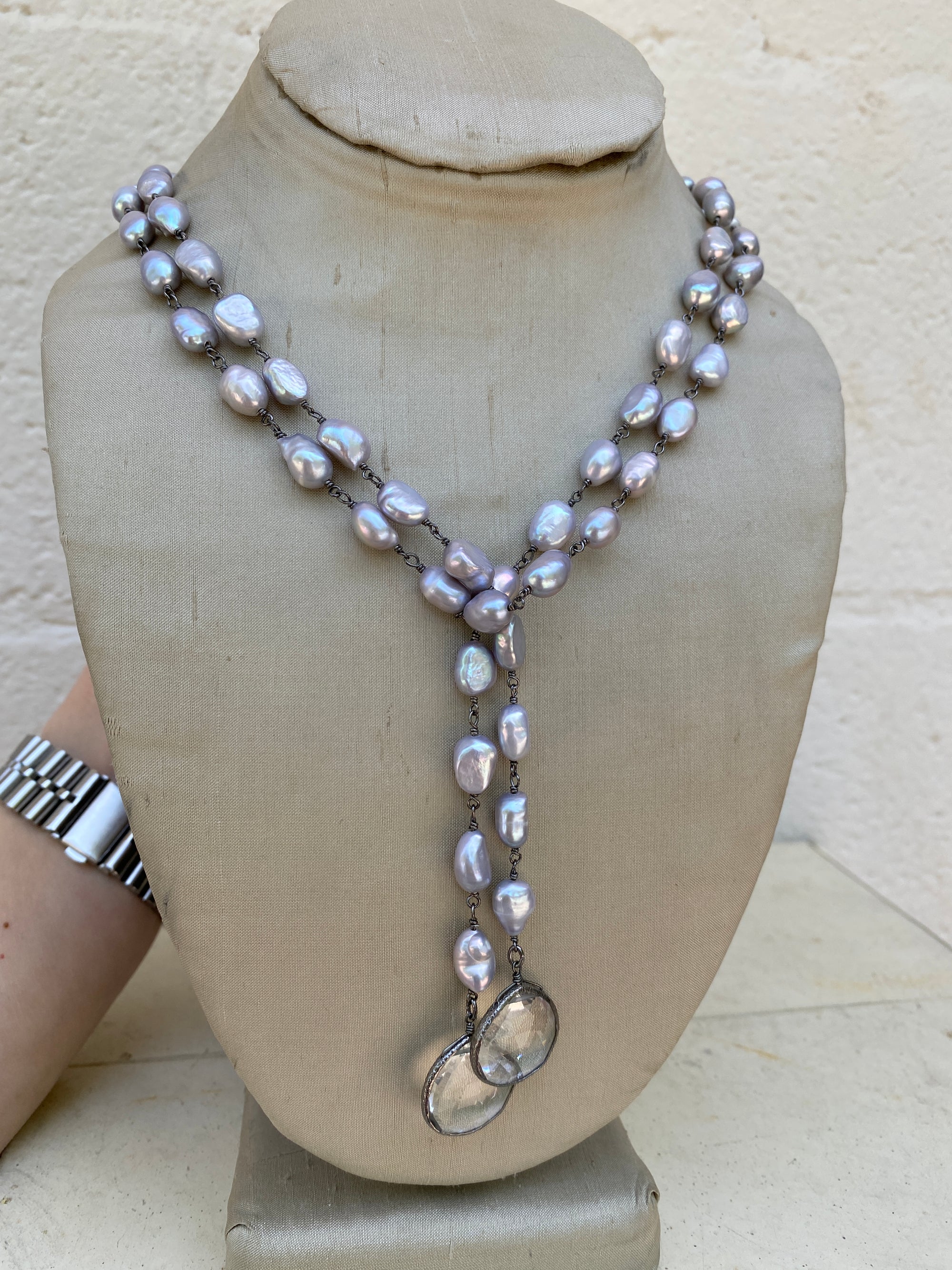 Grey Pearl Lariat