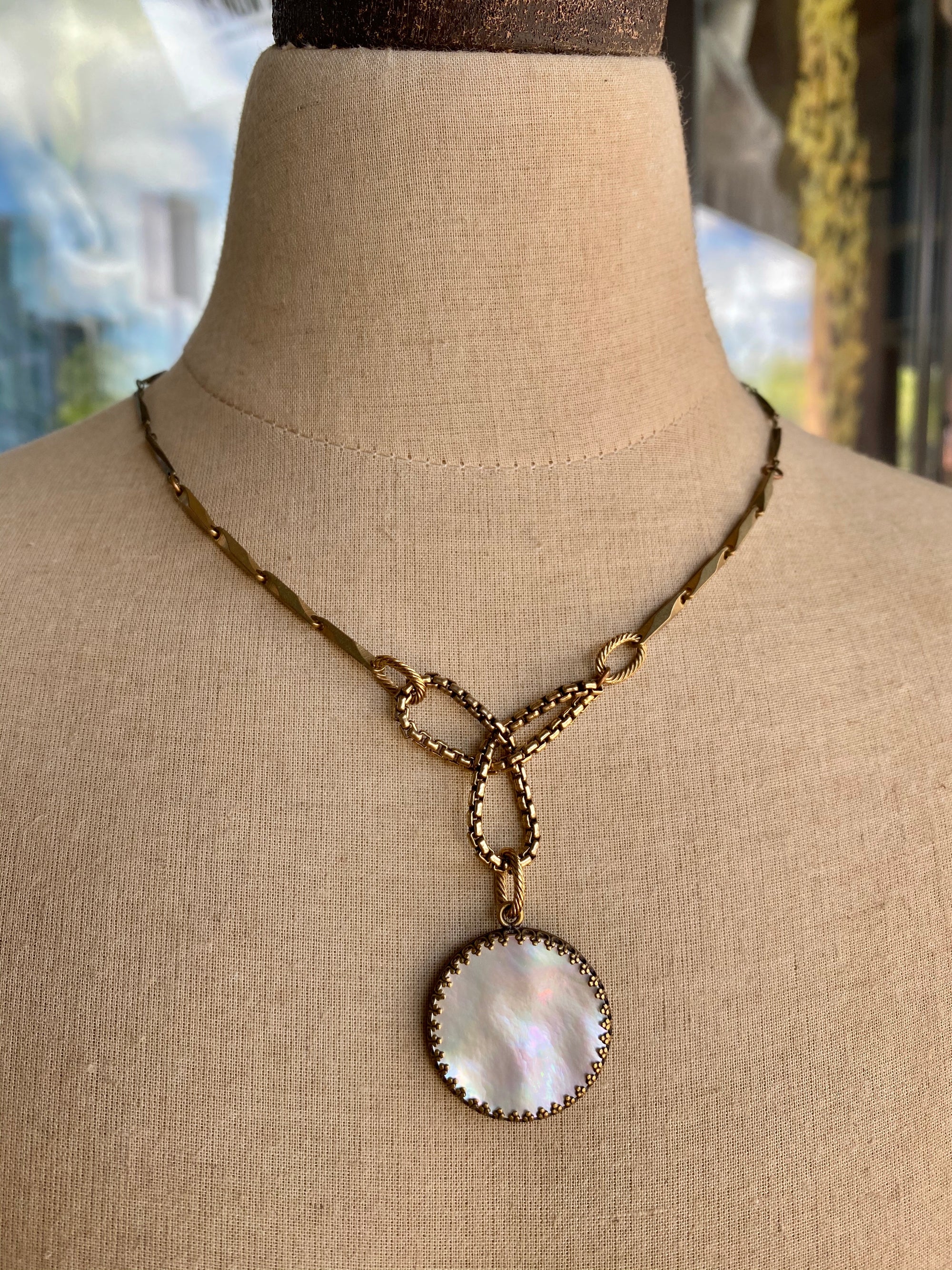 Mother of Pearl Cabochon Necklace