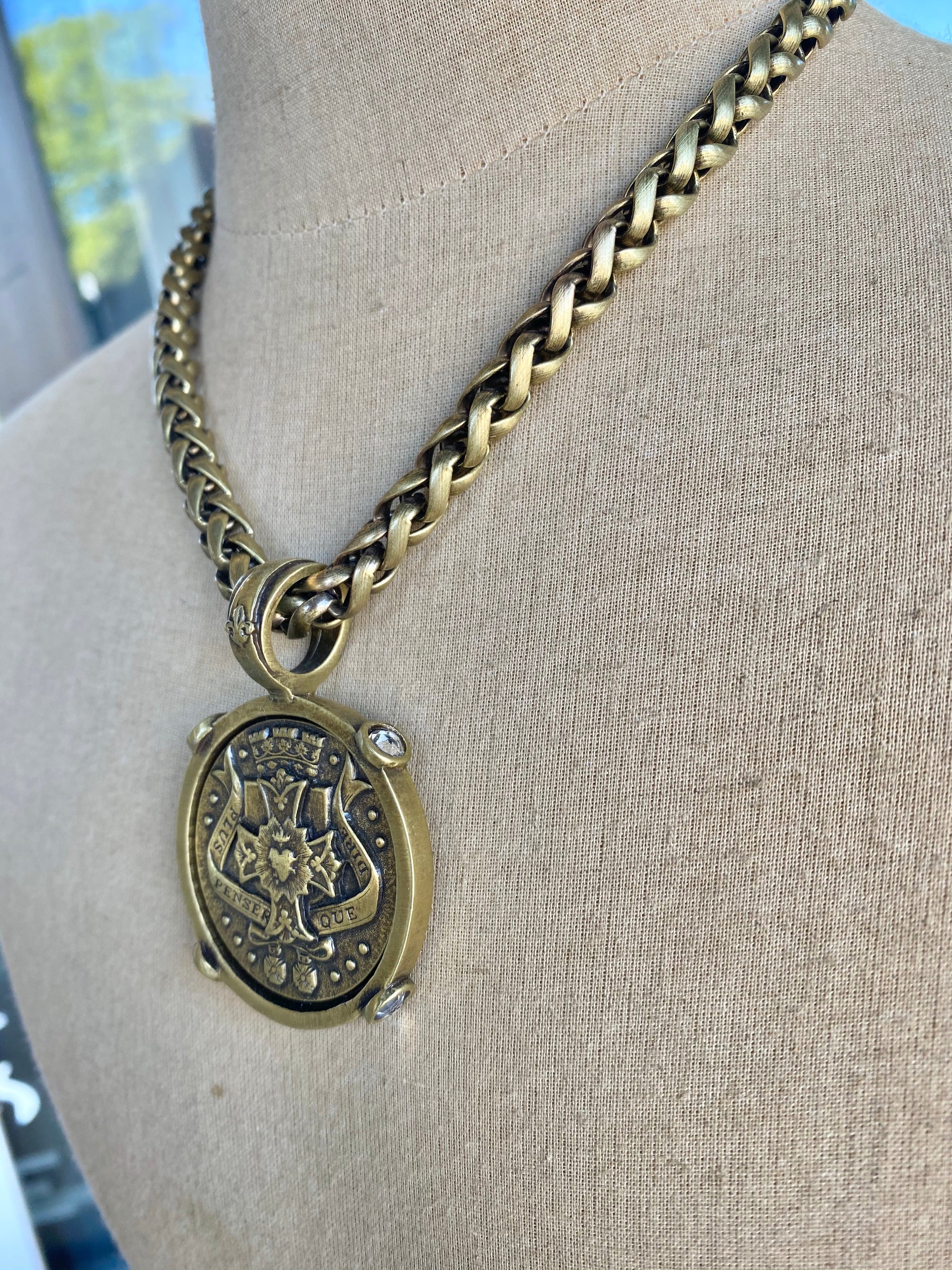 FK Cheval Chain with Penser Medallion