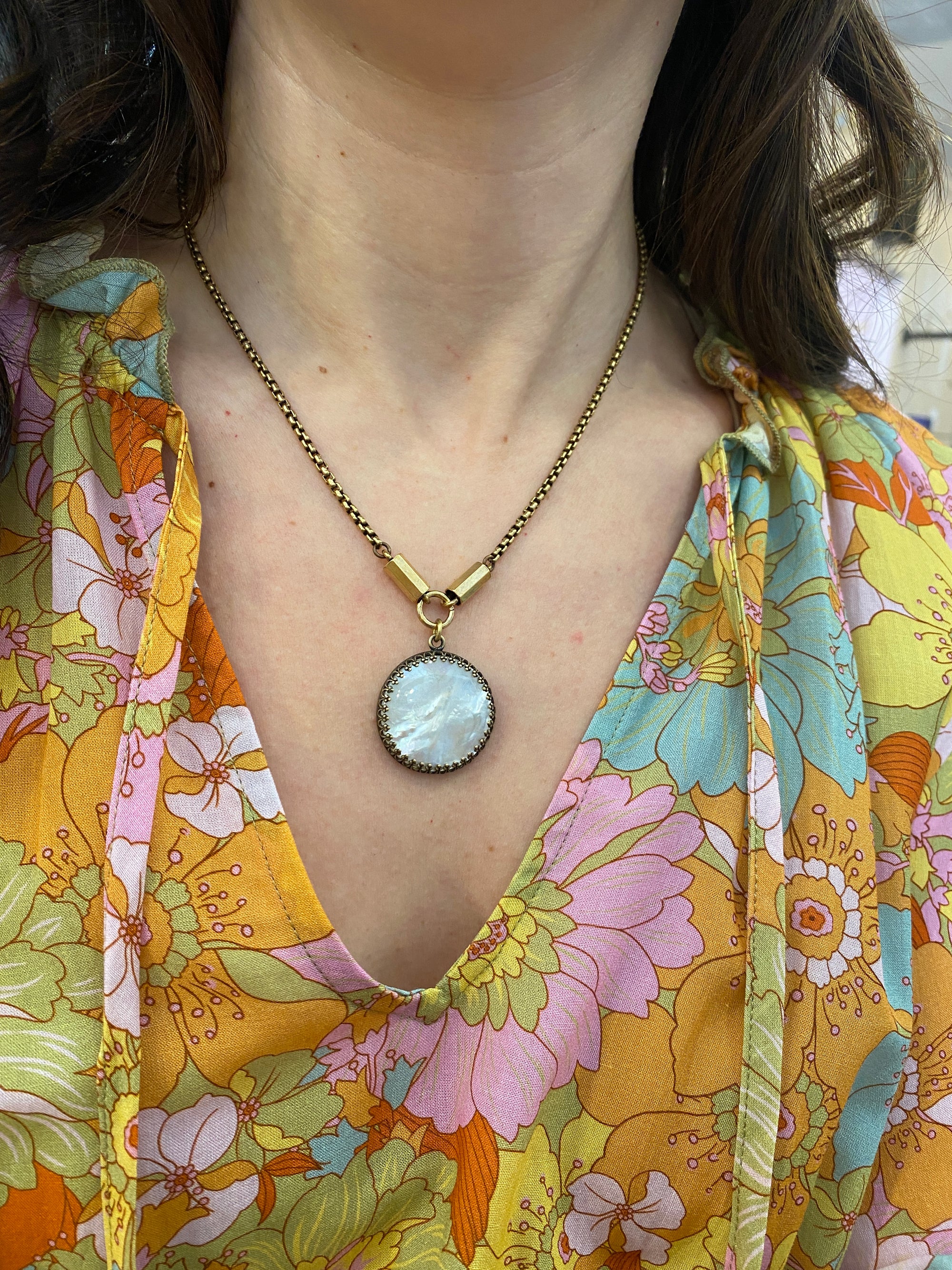 Mother of Pearl Cabochon Necklace