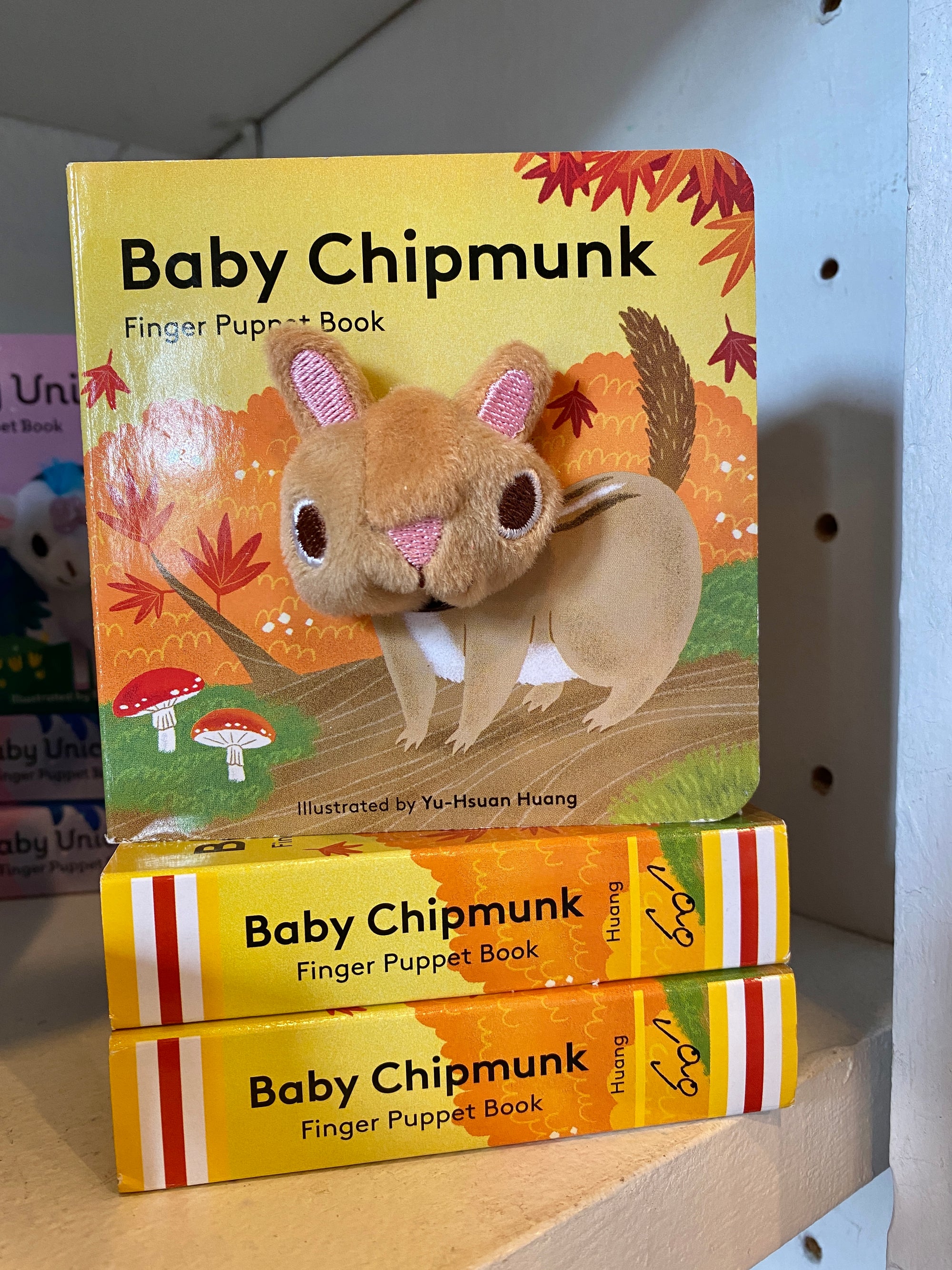 Baby Chipmunk Finger Puppet Book